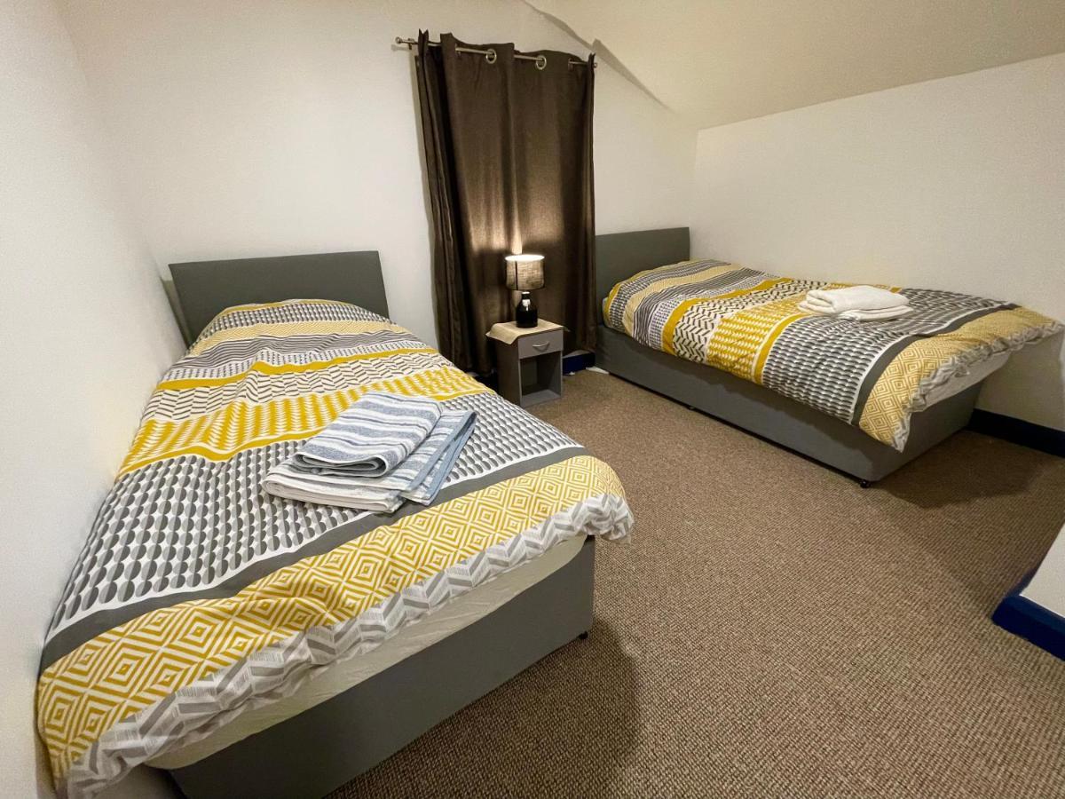 2 Bedroom Cottage Gloucester City Center ภายนอก รูปภาพ